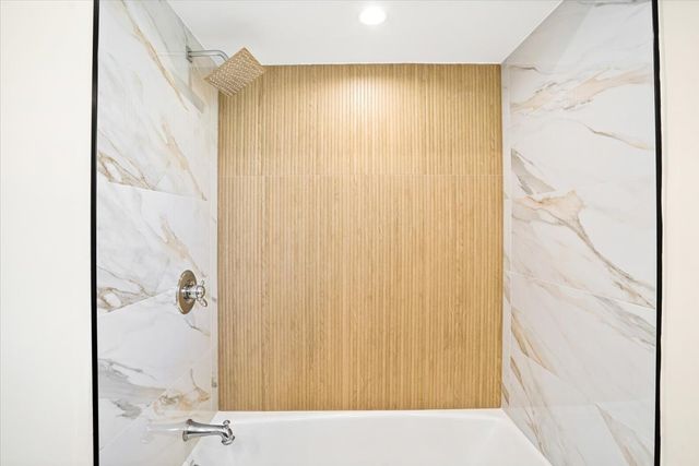 4849 N Newland Avenue, Chicago, IL 60656