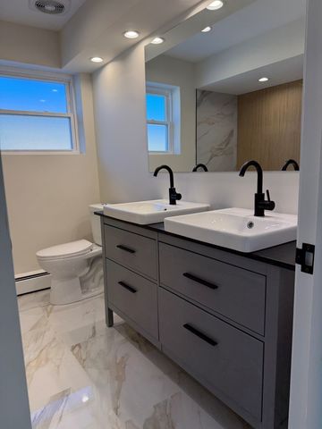 4849 N Newland Avenue, Chicago, IL 60656