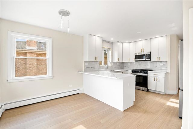 4849 N Newland Avenue, Chicago, IL 60656