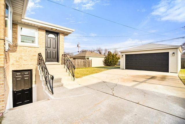 4849 N Newland Avenue, Chicago, IL 60656