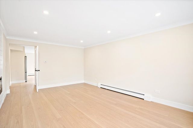 4849 N Newland Avenue, Chicago, IL 60656