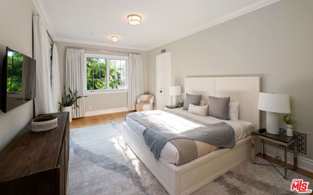 491 N Tigertail Road, Los Angeles, CA 90049