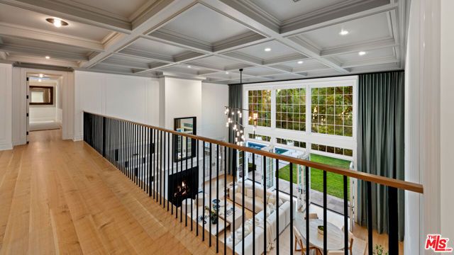 491 N Tigertail Road, Los Angeles, CA 90049