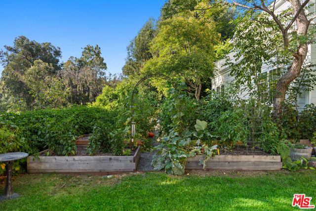 491 N Tigertail Road, Los Angeles, CA 90049