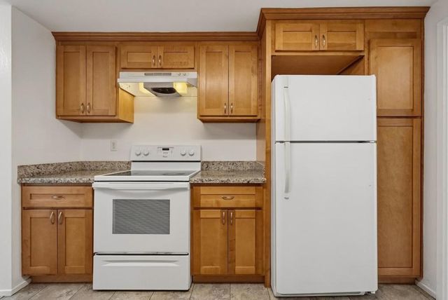 150 Saratoga 308, Santa Clara, CA 95051