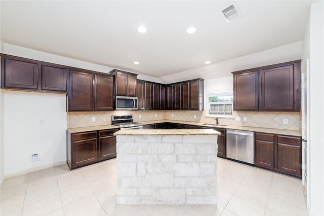 961 Wannan Lane, Conroe, TX 77301