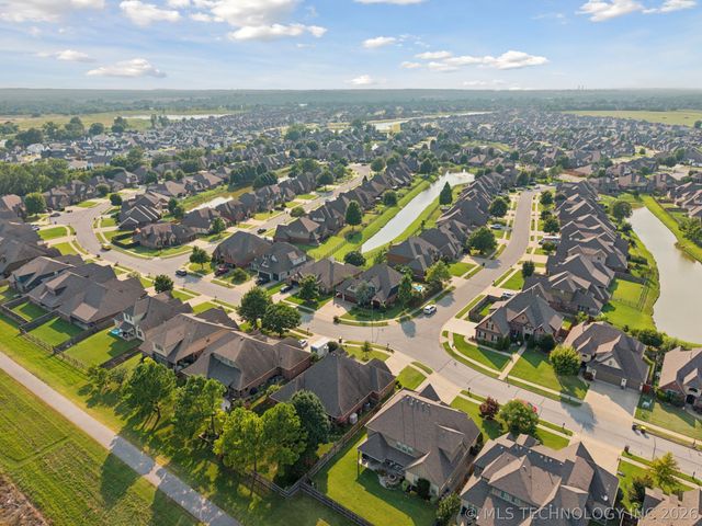 12564 S 71st East Avenue, Bixby, OK 74008