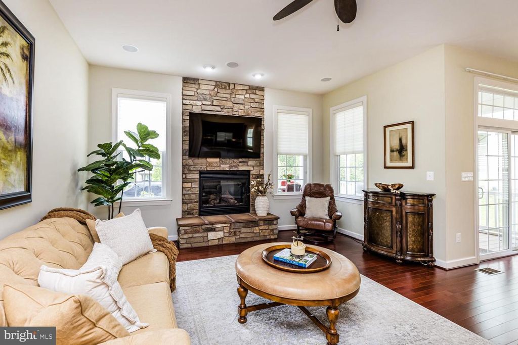 Image 24 of property listing at 306 GRINDSTONE DR, Arnold, MD 21012