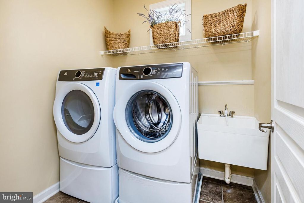 Image 43 of property listing at 306 GRINDSTONE DR, Arnold, MD 21012