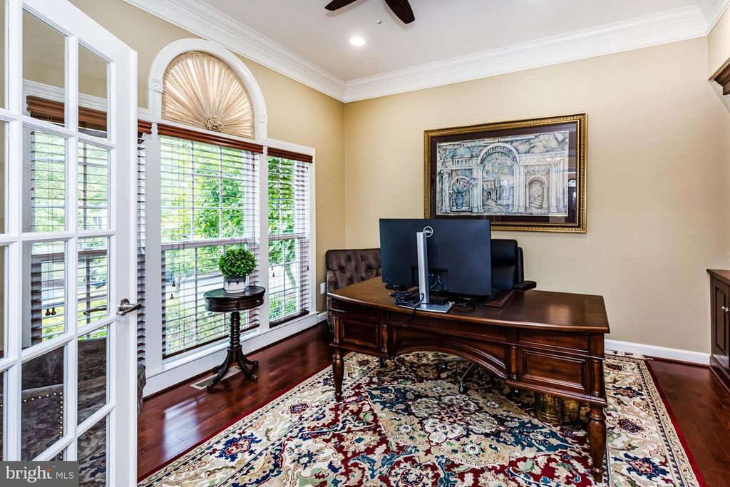 Image 5 of property listing at 306 GRINDSTONE DR, Arnold, MD 21012