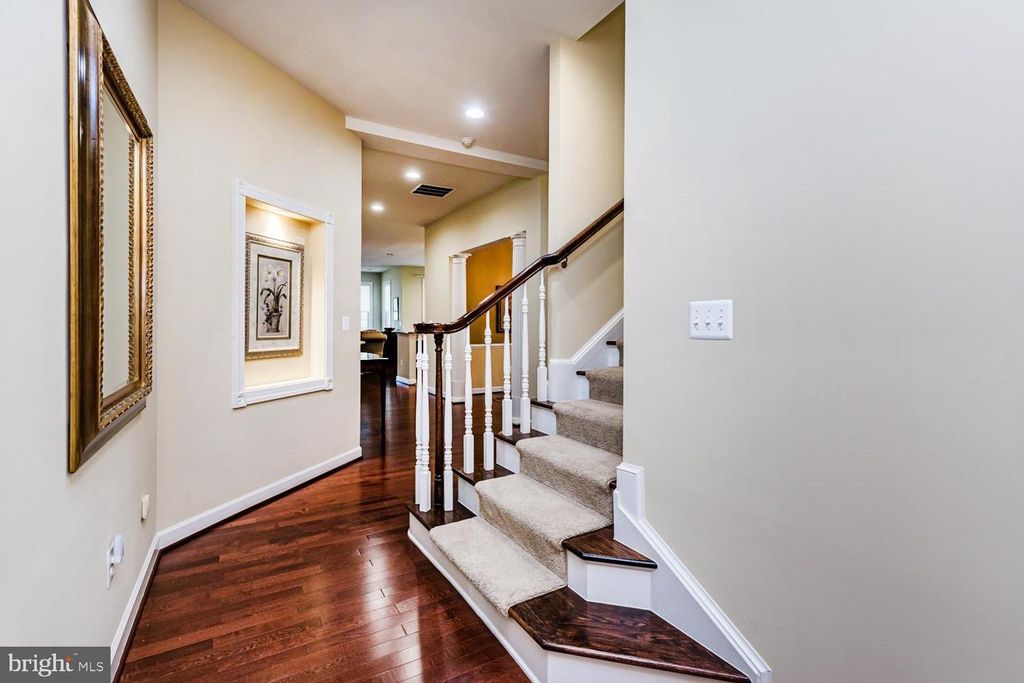 Image 8 of property listing at 306 GRINDSTONE DR, Arnold, MD 21012