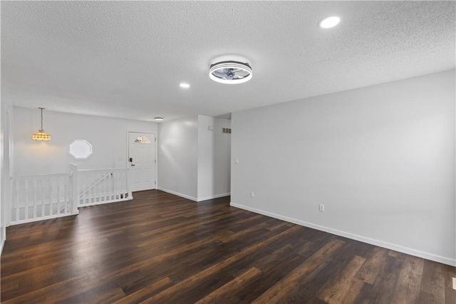 404 Oakwood Street, Harrisonville, MO 64701