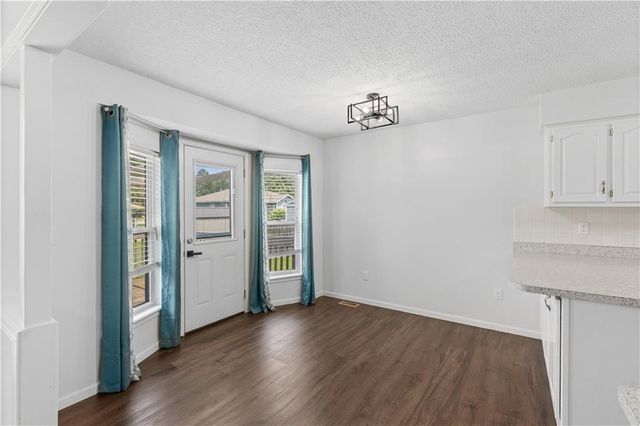 404 Oakwood Street, Harrisonville, MO 64701