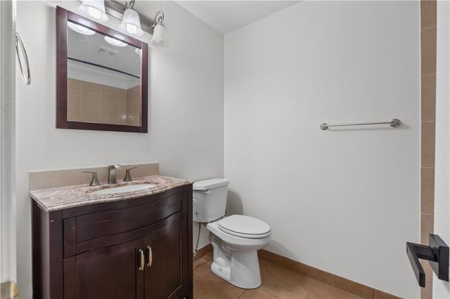 404 Oakwood Street, Harrisonville, MO 64701