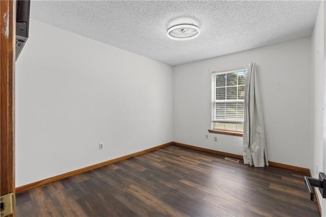 404 Oakwood Street, Harrisonville, MO 64701