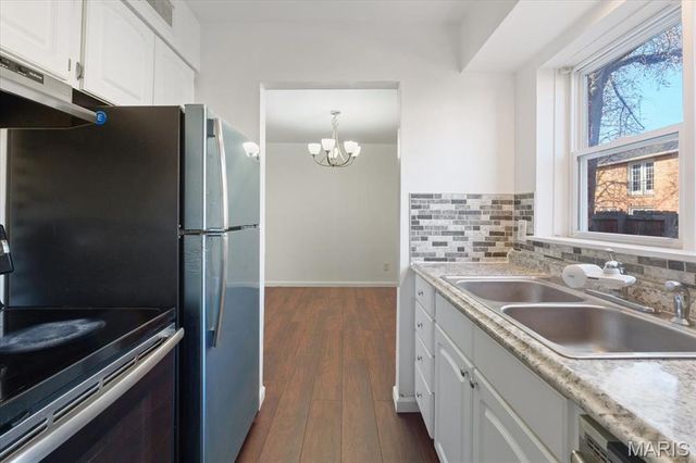 1129 Rue La Ville 1129, Creve Coeur, MO 63141