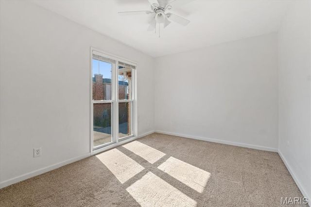 1129 Rue La Ville 1129, Creve Coeur, MO 63141