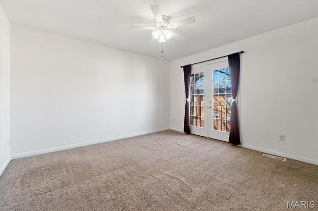 1129 Rue La Ville 1129, Creve Coeur, MO 63141