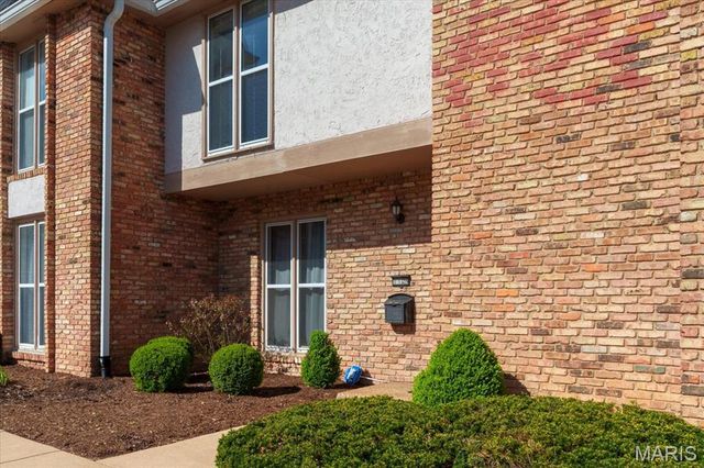 1129 Rue La Ville 1129, Creve Coeur, MO 63141