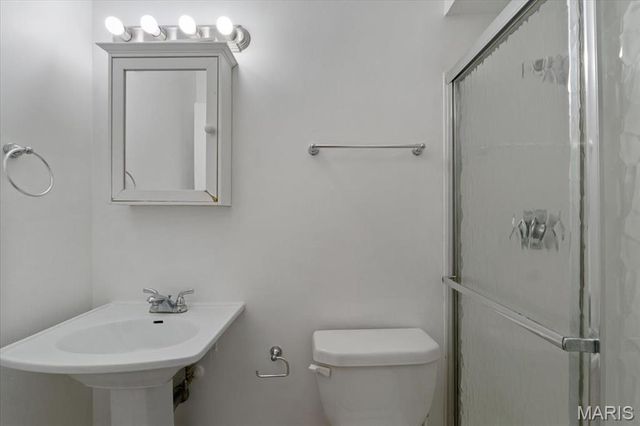 1129 Rue La Ville 1129, Creve Coeur, MO 63141