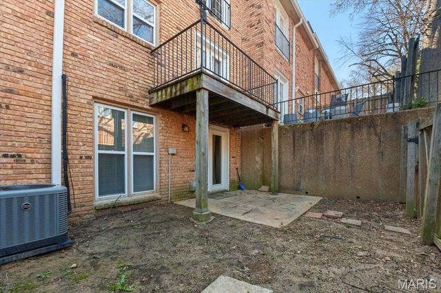 1129 Rue La Ville 1129, Creve Coeur, MO 63141