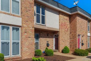 1129 Rue La Ville 1129, Creve Coeur, MO 63141
