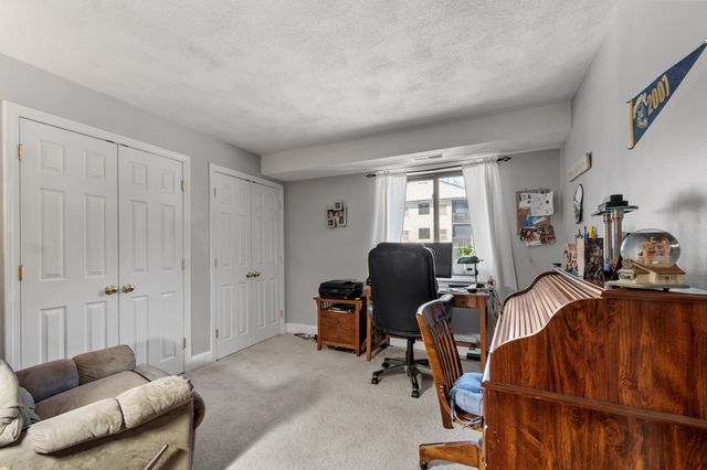 12 Village Ln 45, Tyngsborough, MA 01879