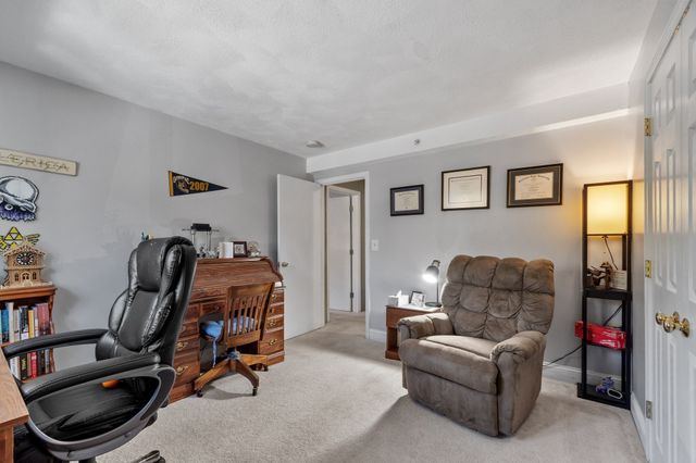 12 Village Ln 45, Tyngsborough, MA 01879