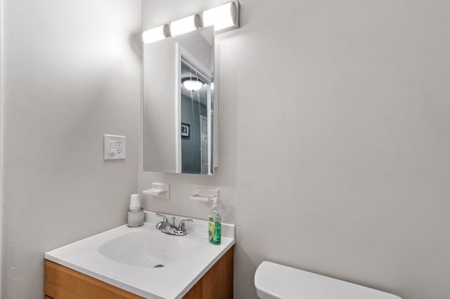 12 Village Ln 45, Tyngsborough, MA 01879