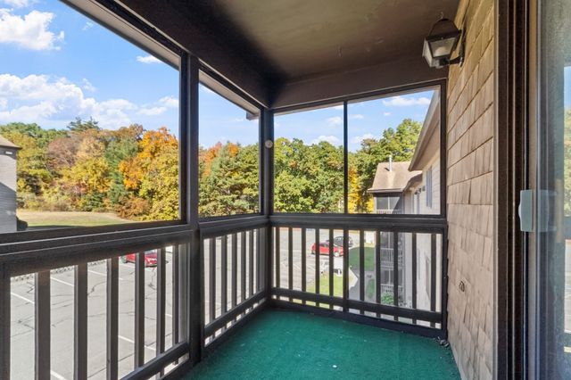 12 Village Ln 45, Tyngsborough, MA 01879