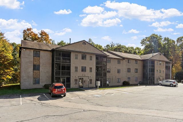 12 Village Ln 45, Tyngsborough, MA 01879