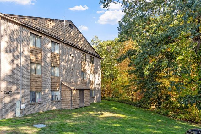 12 Village Ln 45, Tyngsborough, MA 01879