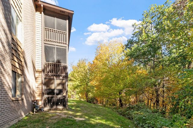 12 Village Ln 45, Tyngsborough, MA 01879