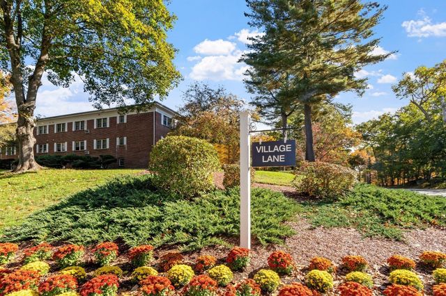 12 Village Ln 45, Tyngsborough, MA 01879