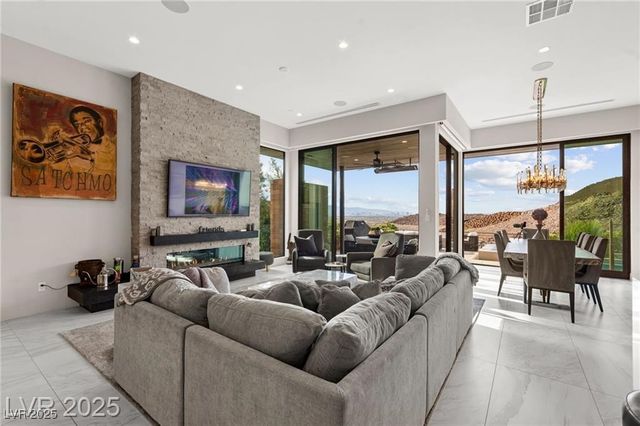 387 Solitude Peak Lane, Henderson, NV 89012