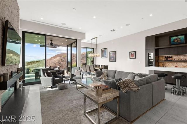 387 Solitude Peak Lane, Henderson, NV 89012