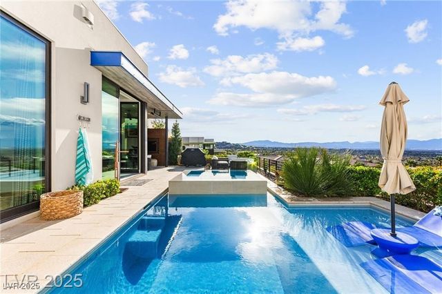 387 Solitude Peak Lane, Henderson, NV 89012