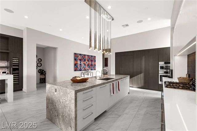 387 Solitude Peak Lane, Henderson, NV 89012