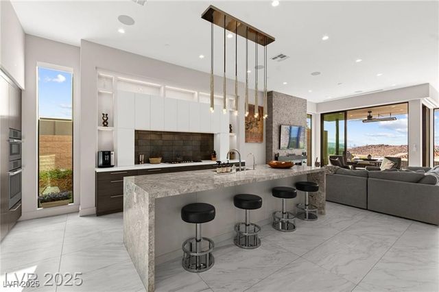 387 Solitude Peak Lane, Henderson, NV 89012