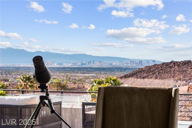 387 Solitude Peak Lane, Henderson, NV 89012