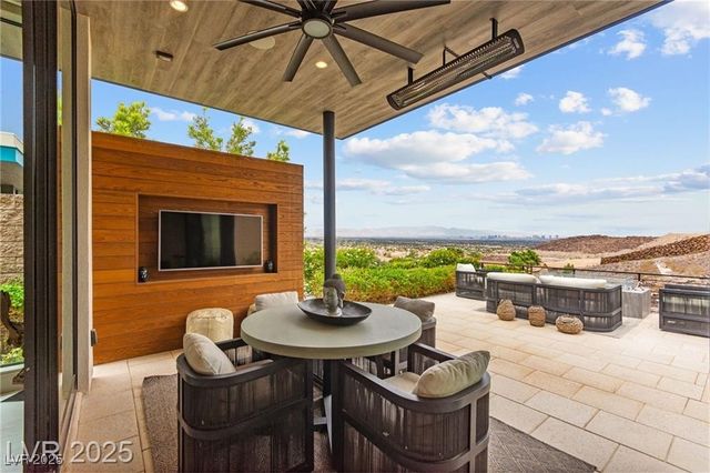 387 Solitude Peak Lane, Henderson, NV 89012