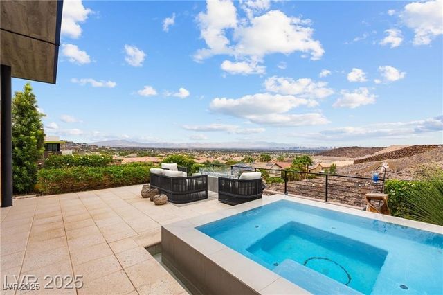 387 Solitude Peak Lane, Henderson, NV 89012