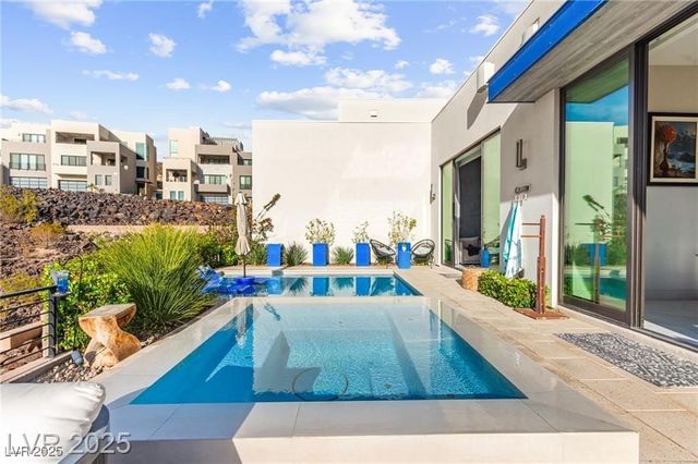 387 Solitude Peak Lane, Henderson, NV 89012