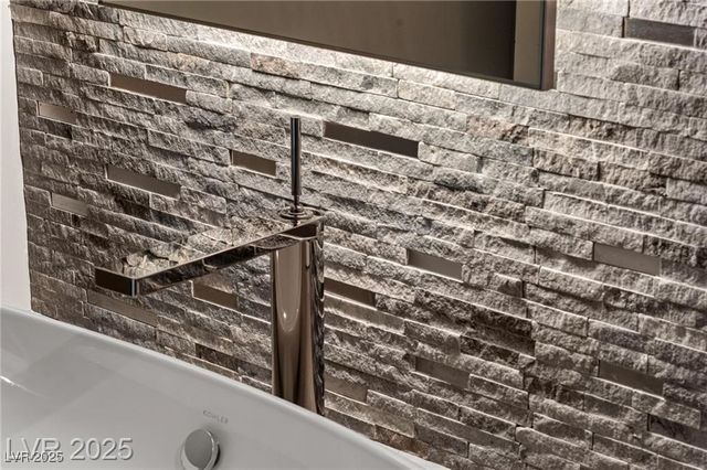 387 Solitude Peak Lane, Henderson, NV 89012