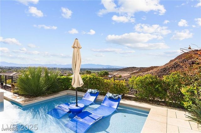 387 Solitude Peak Lane, Henderson, NV 89012