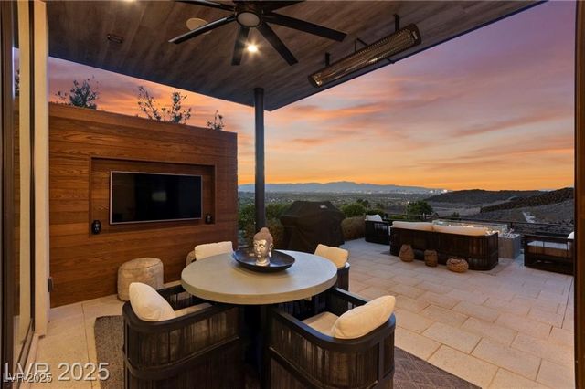 387 Solitude Peak Lane, Henderson, NV 89012