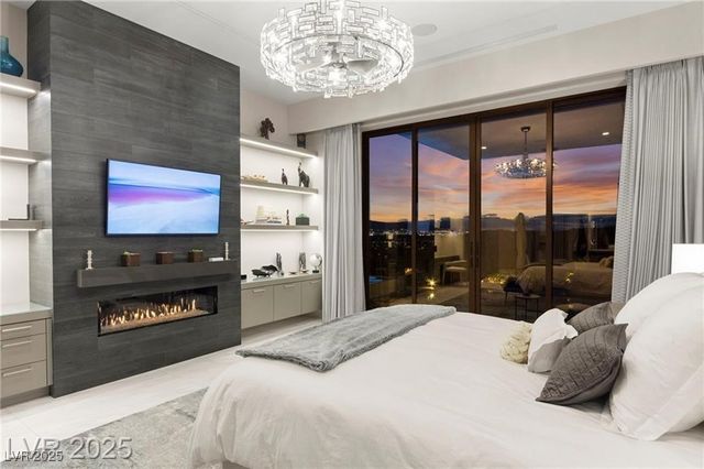 387 Solitude Peak Lane, Henderson, NV 89012