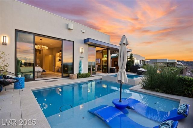 387 Solitude Peak Lane, Henderson, NV 89012