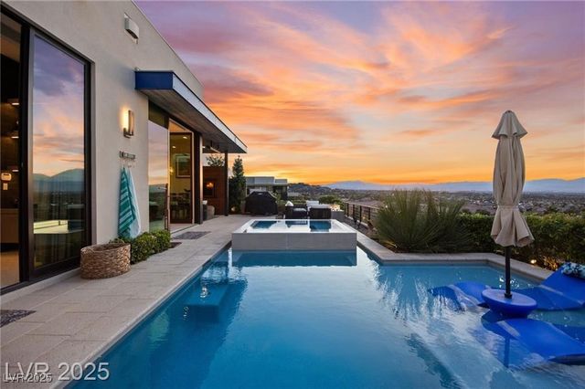 387 Solitude Peak Lane, Henderson, NV 89012