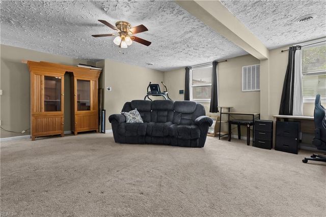 48 Cornwall TER, Hampton, VA 23666